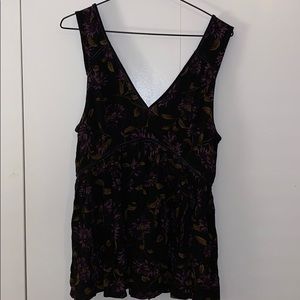 Sleeveless deep-v tank